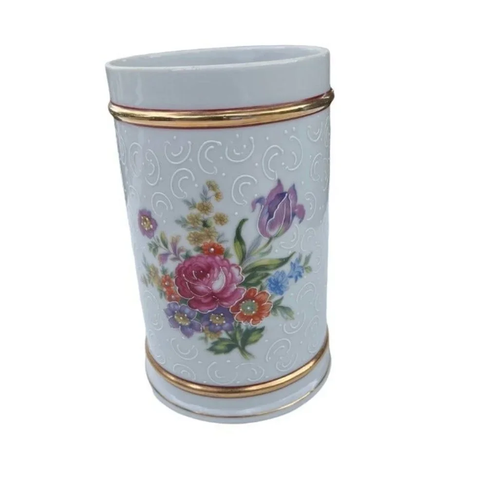 Kalk German Vintage Shabby‎ Chic White Porcelain Vase  No 7742 Size 7.5 in